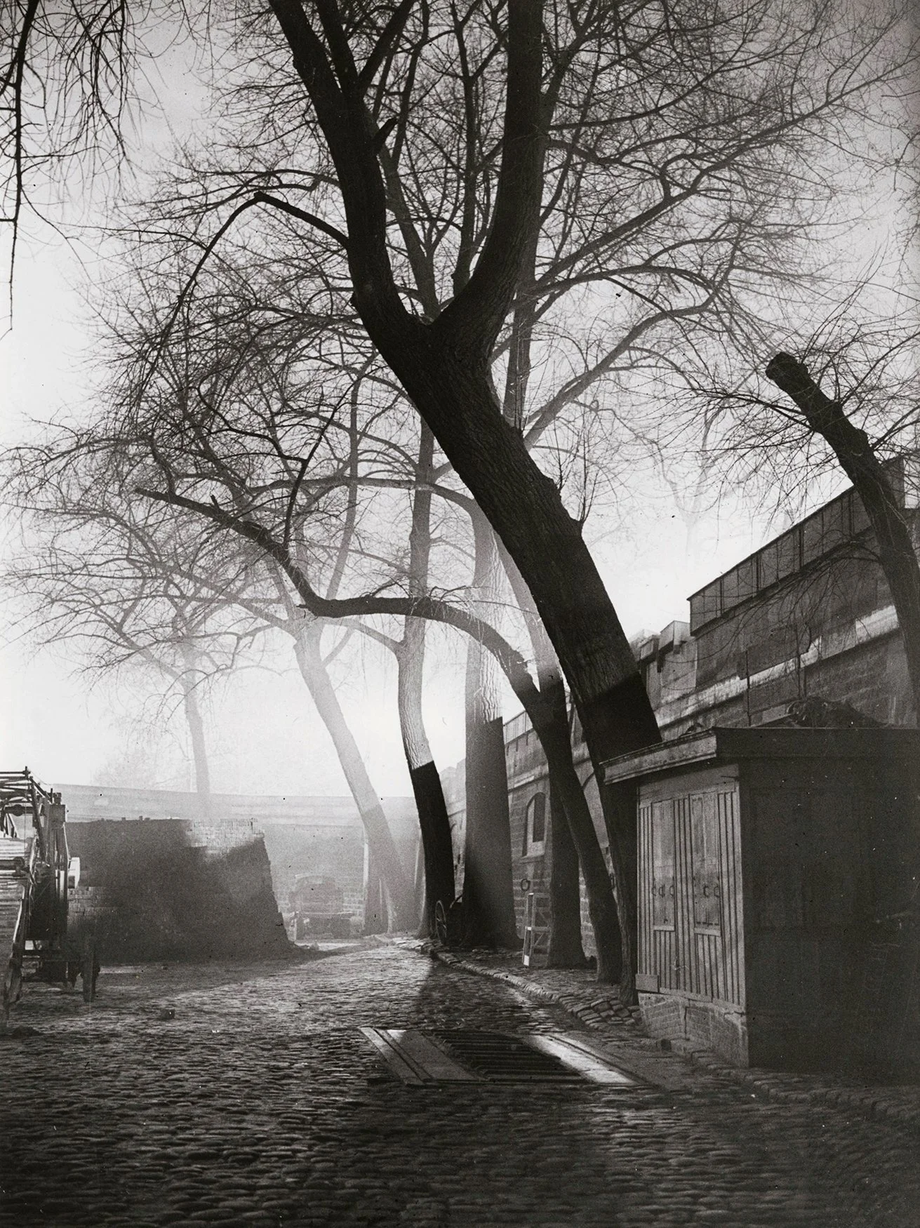 Brassaï's Paris After Dark: A Curated Photo Gallery for
